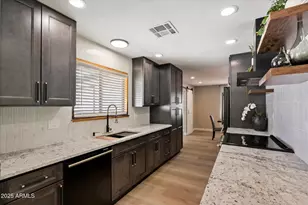 8716 E Mitchell Dr, Scottsdale, AZ 85251 - Photo 7