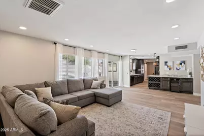 8716 E Mitchell Drive, Scottsdale, AZ 85251 - Photo 5