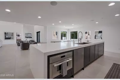 9027 N 82nd Street, Scottsdale, AZ 85258 - Photo 11