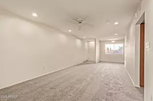 12222 N Paradise Vlg Pkwy S, Phoenix, AZ 85032 - Photo 11