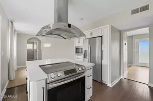 8437 E Thomas Rd, Scottsdale, AZ 85251 - Photo 15