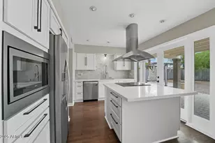 8437 E Thomas Rd, Scottsdale, AZ 85251 - Photo 9