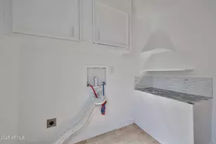 303 E South Mountain Ave, Phoenix, AZ 85042 - Photo 9