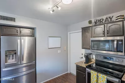 8846 E Windrose Drive, Scottsdale, AZ 85260 - Photo 13