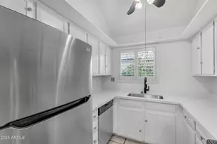 1138 E Kaler Dr, Phoenix, AZ 85020 - Photo 9