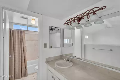 1138 E Kaler Drive, Phoenix, AZ 85020 - Photo 11