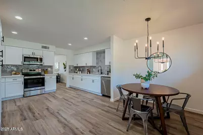 4946 E Lake Point Circle, Phoenix, AZ 85044 - Photo 1