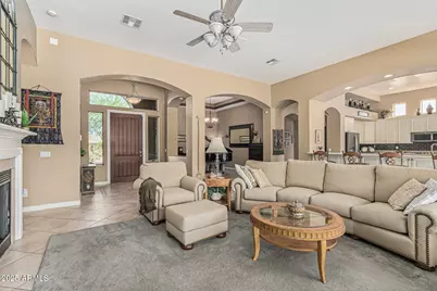 1619 W Moody Trail, Phoenix, AZ 85041 - Photo 11