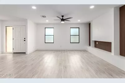 8104 N 45th Avenue, Glendale, AZ 85302 - Photo 7