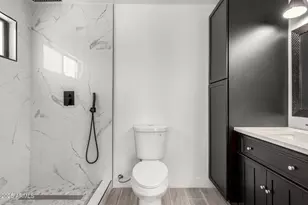 8104 N 45th Ave, Glendale, AZ 85302 - Photo 21