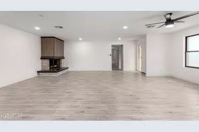 8104 N 45th Avenue, Glendale, AZ 85302 - Photo 11