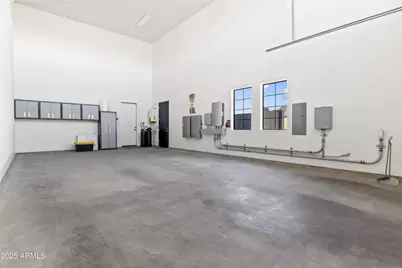 8514 S 9th Drive, Phoenix, AZ 85041 - Photo 35