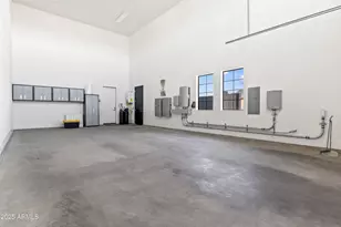 8514 S 9th Dr, Phoenix, AZ 85041 - Photo 35