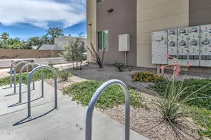 1037 S Farmer Ave, Tempe, AZ 85281 - Photo 5