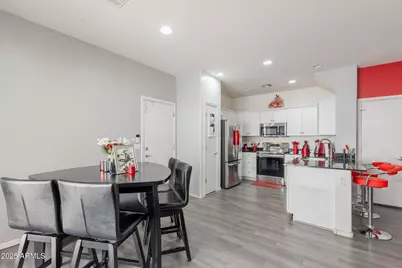 2437 N 73rd Drive, Phoenix, AZ 85035 - Photo 9