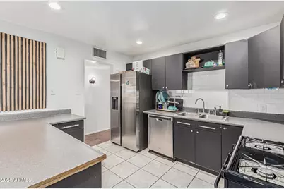 5630 N 30th Drive, Phoenix, AZ 85017 - Photo 17