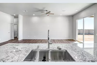 25113 W Lowden Road, Wittmann, AZ 85361 - Photo 9