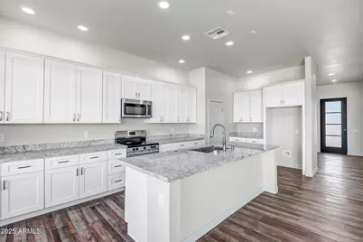 25113 W Lowden Road, Wittmann, AZ 85361 - Photo 11