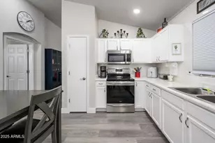 993 S 239th Dr, Buckeye, AZ 85326 - Photo 3