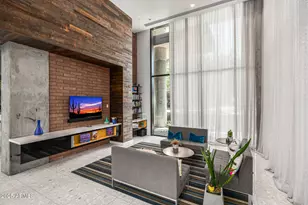 200 W Portland St, Phoenix, AZ 85003 - Photo 33