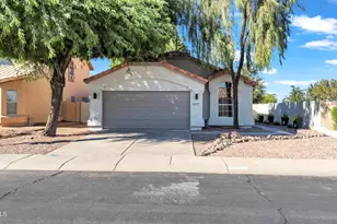 1020 W Myrna Ln, Tempe, AZ 85284 - Photo 1