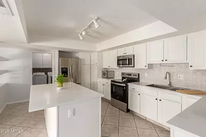 3455 W Gelding Drive, Phoenix, AZ 85053 - Photo 3