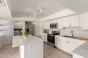 3455 W Gelding Dr, Phoenix, AZ 85053 - Photo 3