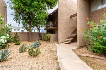 5525 E Thomas Road #C1, Phoenix, AZ 85018 - Photo 3