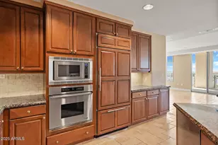 2211 E Camelback Rd, Phoenix, AZ 85016 - Photo 29