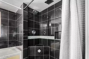 351 E Thomas Rd, Phoenix, AZ 85012 - Photo 21