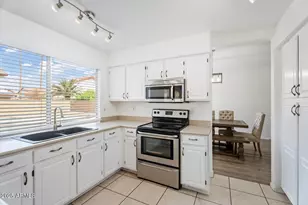 11406 W Crimson Ln, Avondale, AZ 85392 - Photo 9