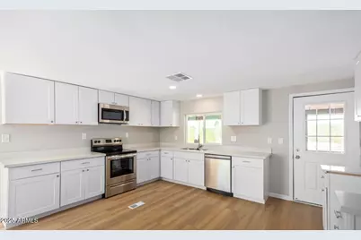 3032 E 15th Avenue, Apache Junction, AZ 85119 - Photo 3