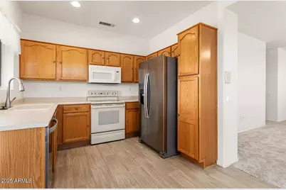 16115 W Acacia Court, Surprise, AZ 85374 - Photo 11