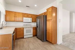 16115 W Acacia Ct, Surprise, AZ 85374 - Photo 11