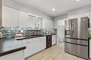 10502 W Roundelay Cir, Sun City, AZ 85351 - Photo 17