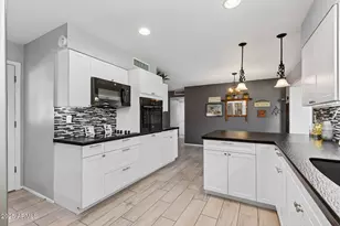 10502 W Roundelay Cir, Sun City, AZ 85351 - Photo 19