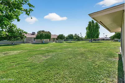 10502 W Roundelay Circle, Sun City, AZ 85351 - Photo 37