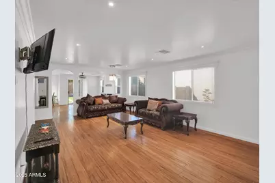 10911 W Meadowbrook Avenue, Phoenix, AZ 85037 - Photo 5