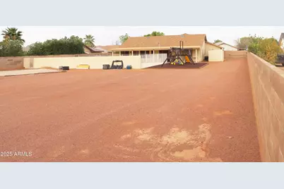 5201 N 85th Avenue, Glendale, AZ 85305 - Photo 13