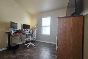 650 N Hawes Rd, Mesa, AZ 85207 - Photo 33