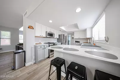 3902 E Rosemonte Drive, Phoenix, AZ 85050 - Photo 13