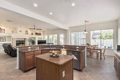 246 E Frances Lane, Gilbert, AZ 85295 - Photo 5