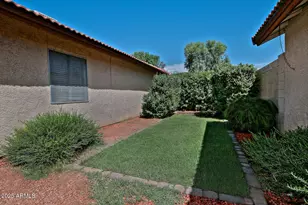 5202 E Tamblo Dr, Phoenix, AZ 85044 - Photo 9