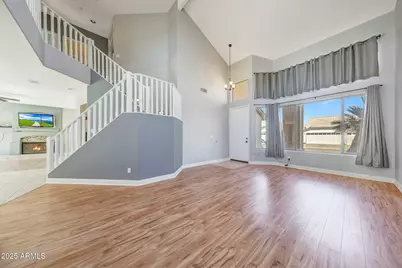 335 W Helena Drive W, Phoenix, AZ 85023 - Photo 1