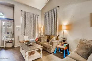 689 S Dodge St, Gilbert, AZ 85233 - Photo 9