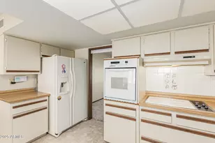 10625 W Chisholm Ct, Sun City, AZ 85373 - Photo 15