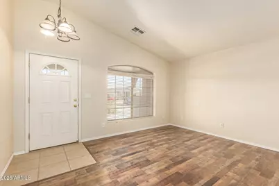 907 E Lincolnwood Circle, Casa Grande, AZ 85194 - Photo 9