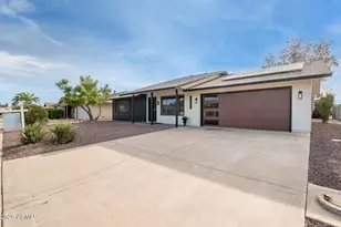 9339 W Spanish Moss Ln, Sun City, AZ 85373 - Photo 5