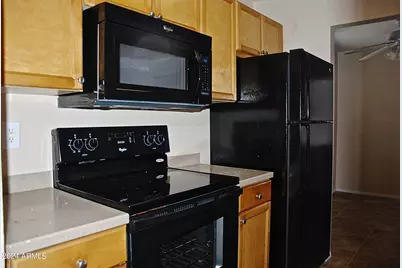 7550 N 12th Street #121, Phoenix, AZ 85020 - Photo 1