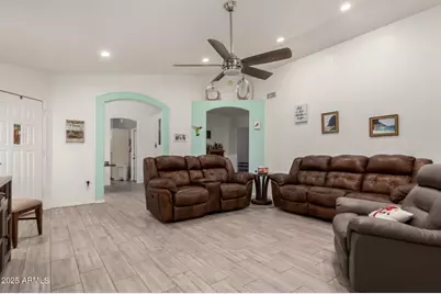 10630 W Mohawk Lane, Peoria, AZ 85382 - Photo 7